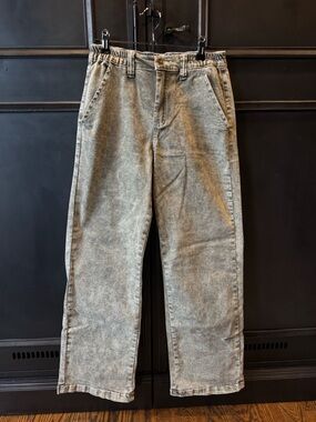 Women’s Straight Leg Jeans in Washed green